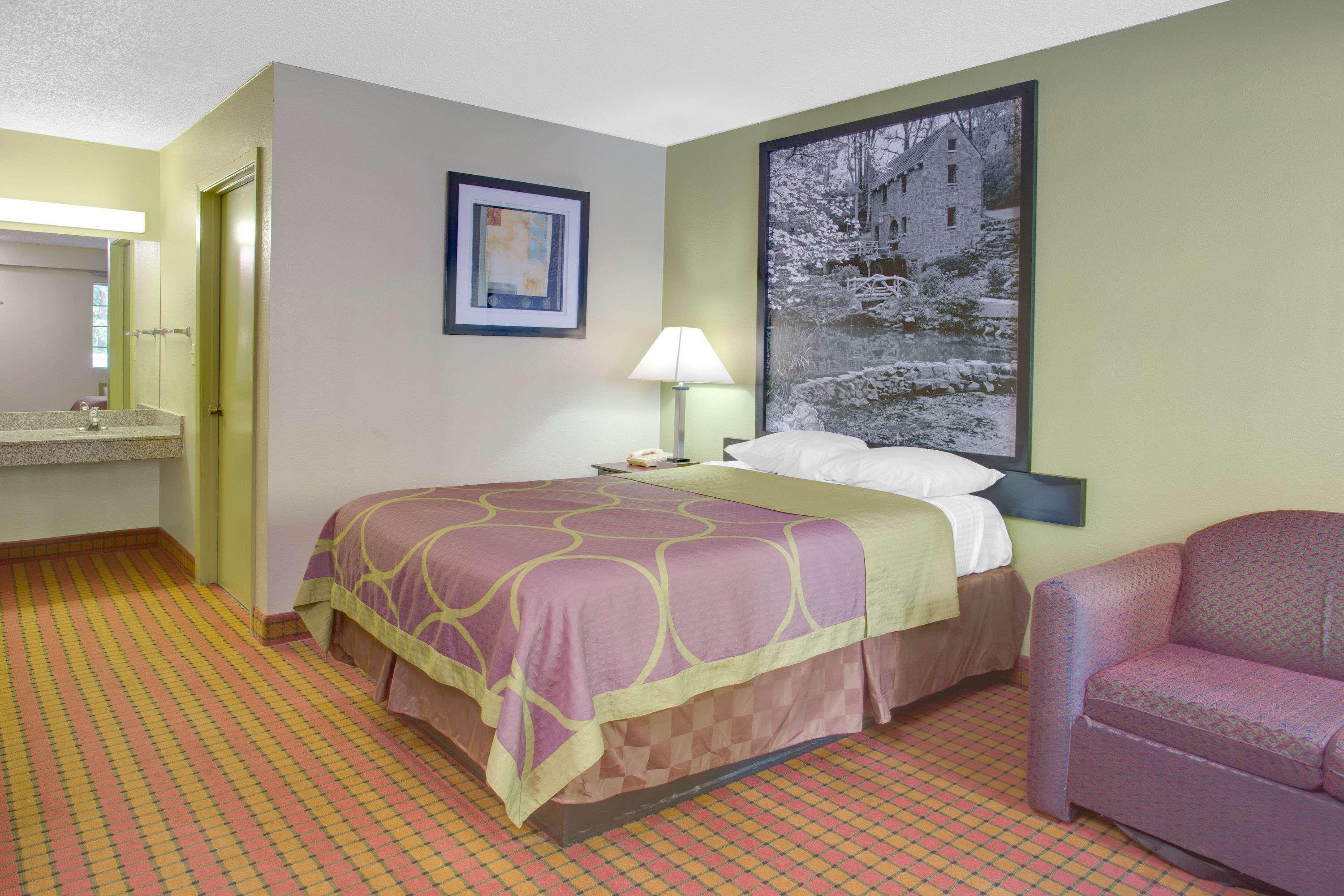 Super 8 By Wyndham Monticello Ar Motel Bagian luar foto