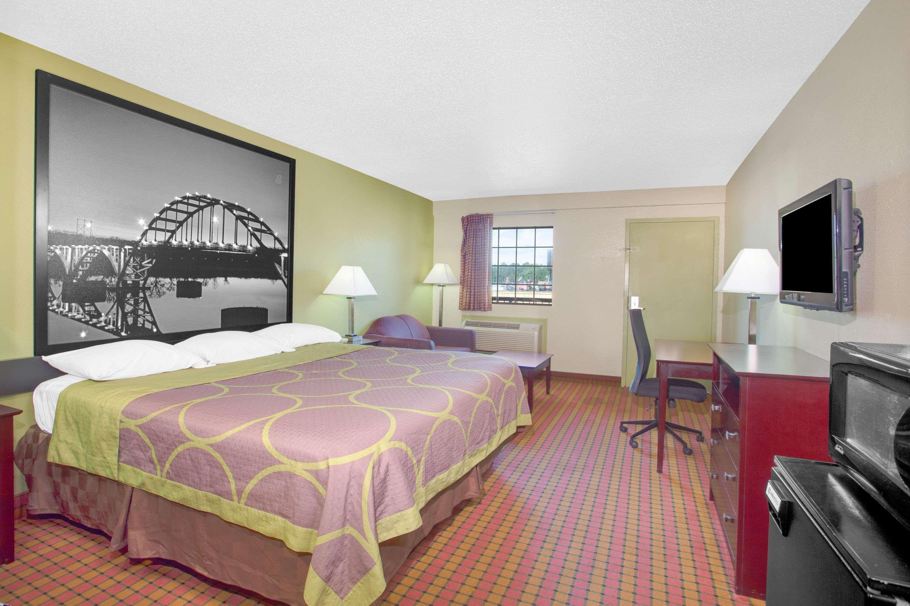 Super 8 By Wyndham Monticello Ar Motel Bagian luar foto