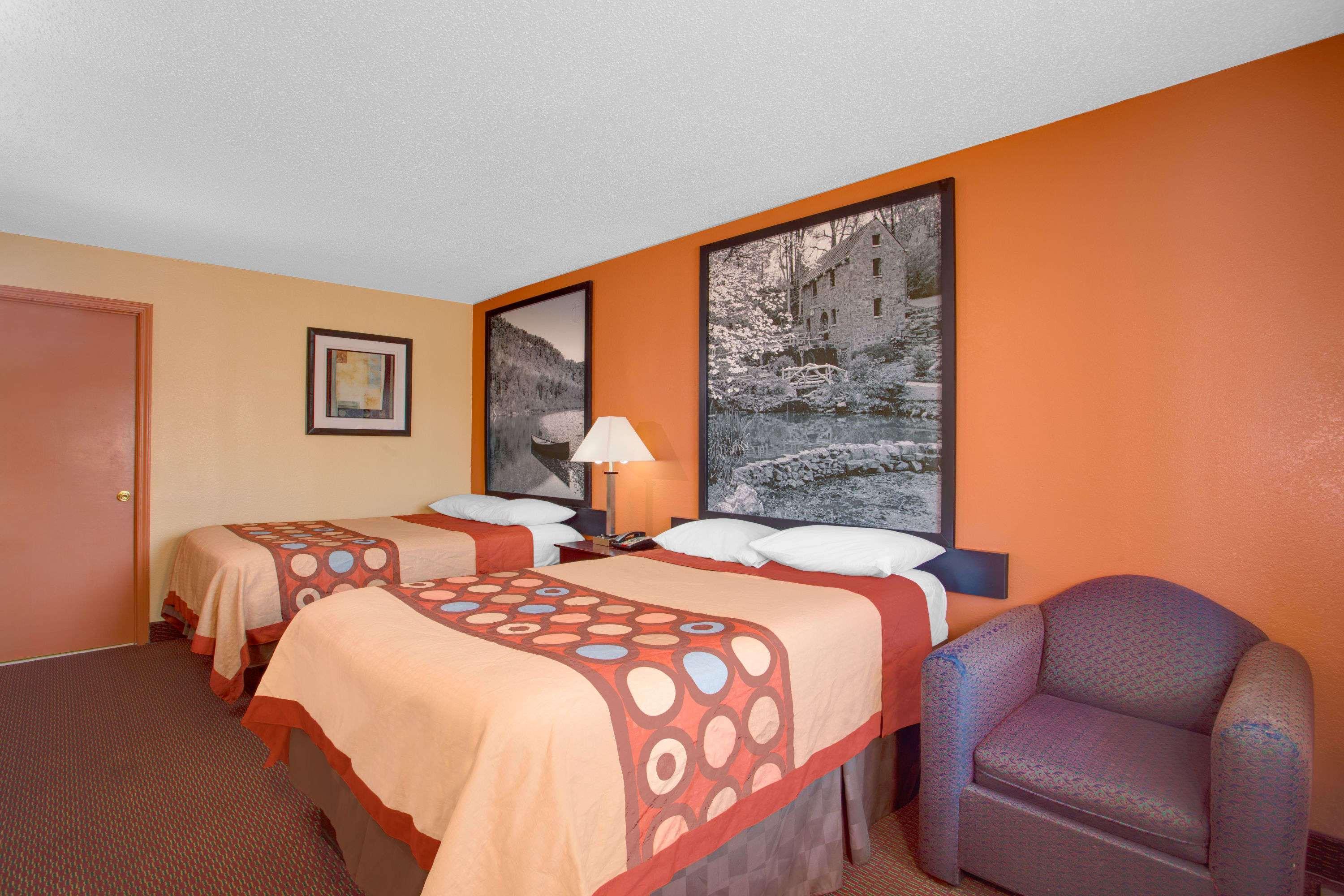 Super 8 By Wyndham Monticello Ar Motel Bagian luar foto