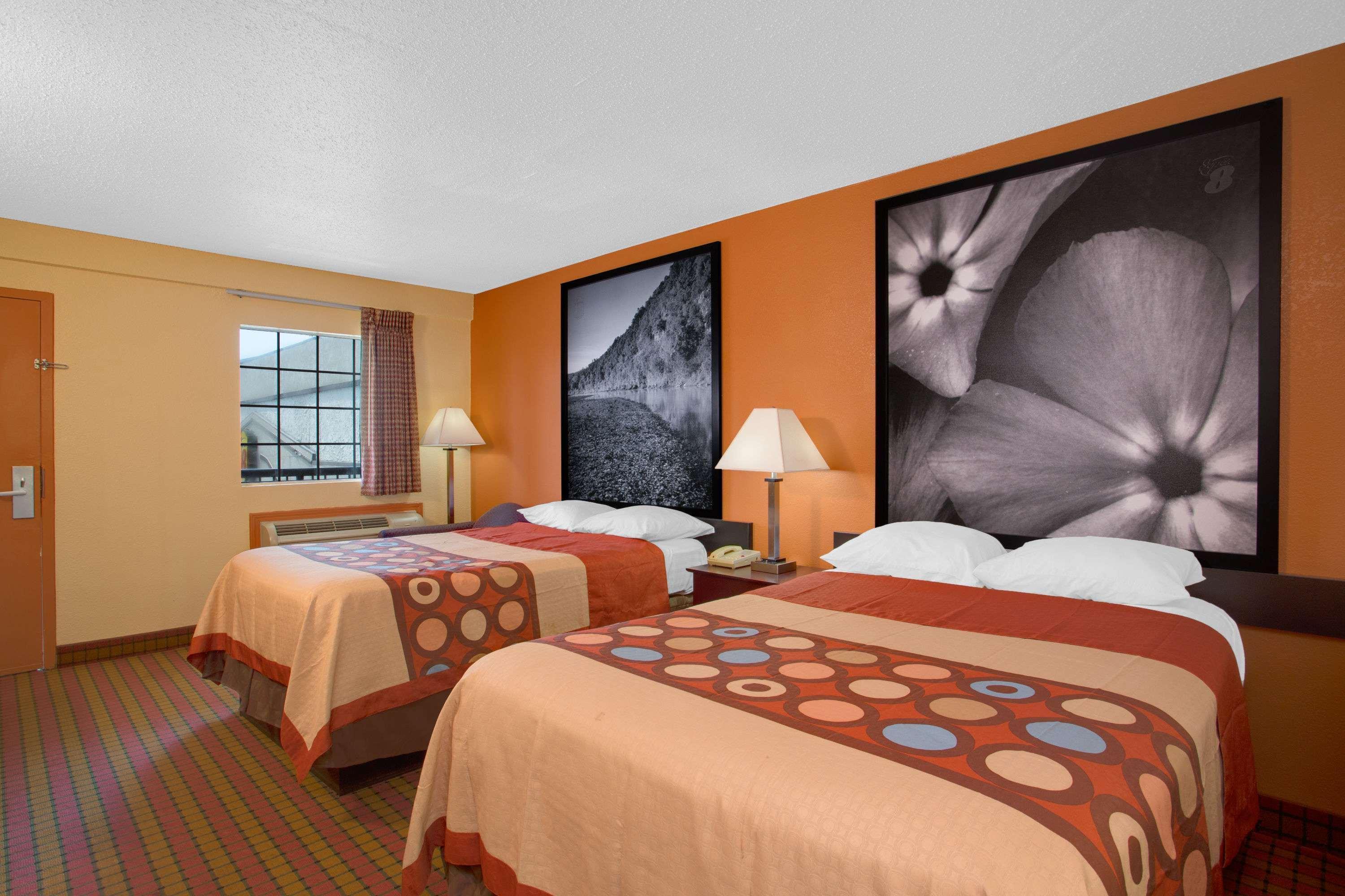 Super 8 By Wyndham Monticello Ar Motel Bagian luar foto