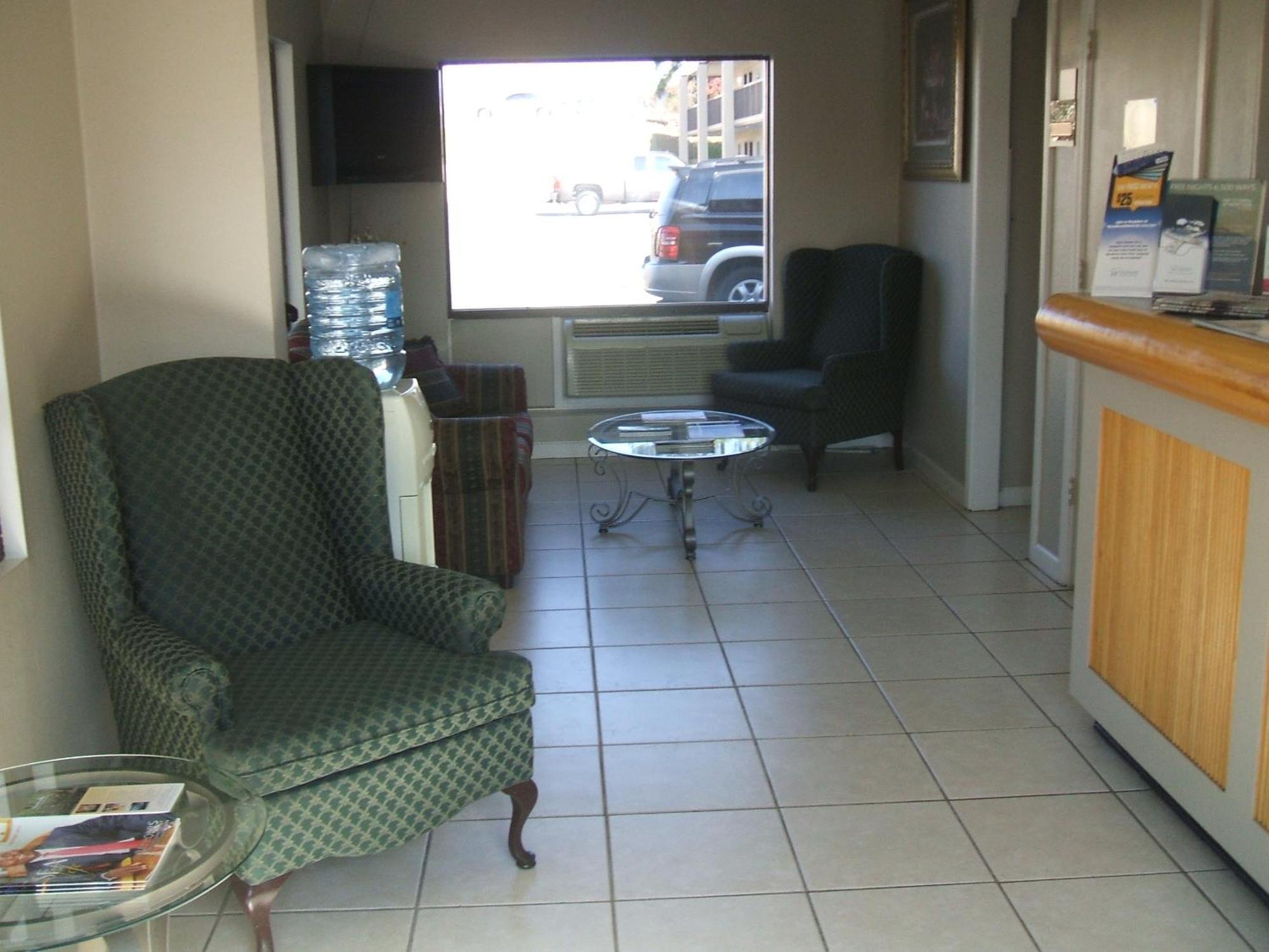Super 8 By Wyndham Monticello Ar Motel Bagian luar foto